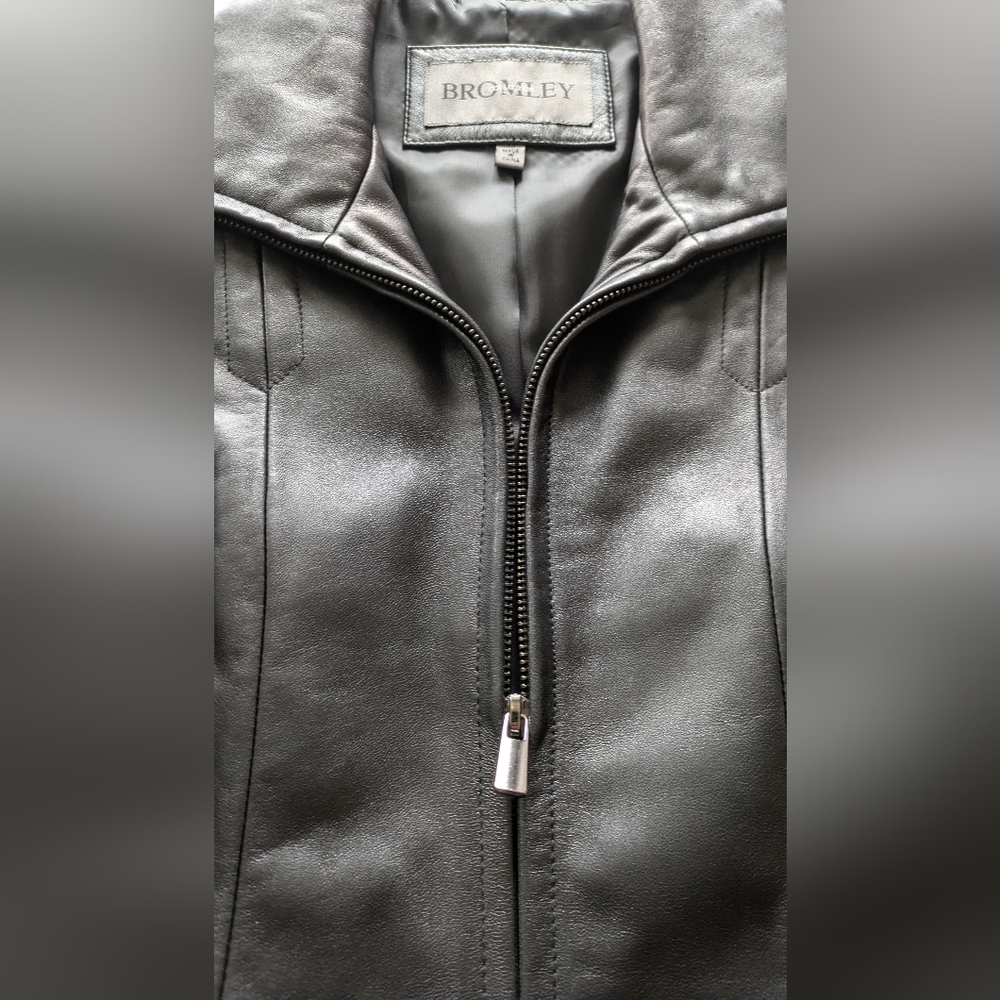 Bromley Vintage Women's Genuine Leather Jacket - Picture 3 of 7